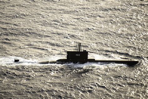 latest news on missing submarine nanggala